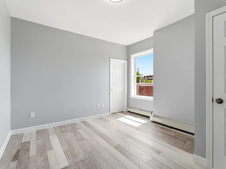250-252 Main St #3R — Photo 11