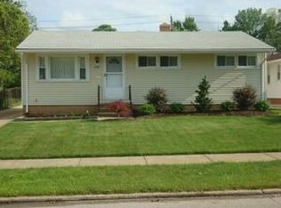 3703 Center Dr, Parma, OH 44134