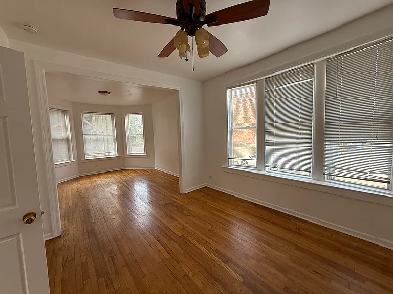 1033 S Oakley Blvd #1-R — Photo 1
