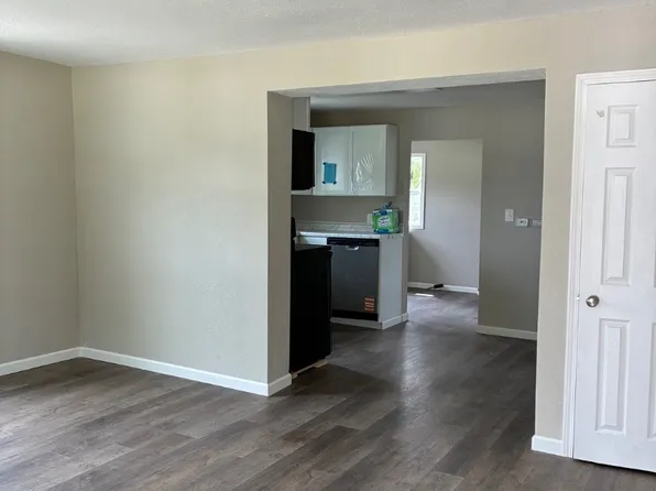 628 W Van Buren St, Centerville, IA 52544