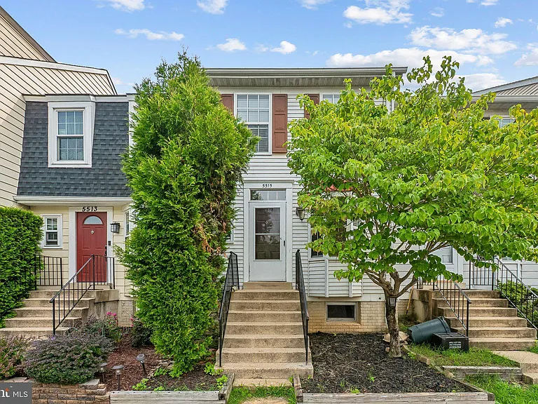 5515 Woodlawn Manor Ct — Photo 1