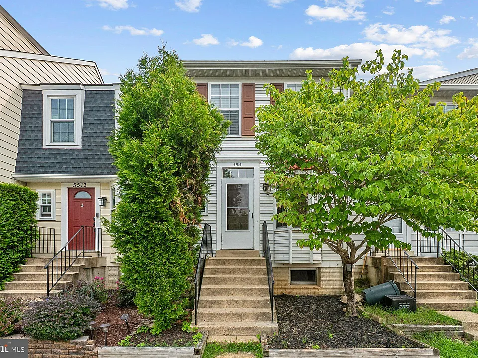 5515 Woodlawn Manor Ct