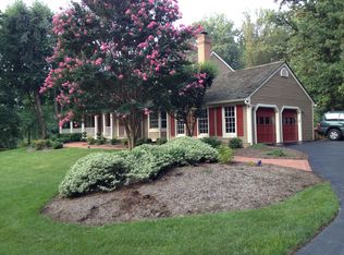 9732 Rolling Ridge Dr, Fairfax Station, VA 22039