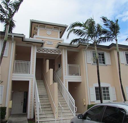 2nd image of 2741 NE 4th St Unit 204