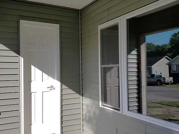 3rd image of 303 N 2nd St