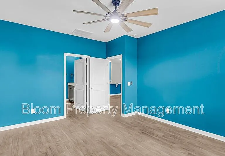 828 Lilyford Ln — Photo 23