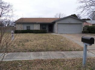 2821 Starlake Dr, Irving, TX 75060