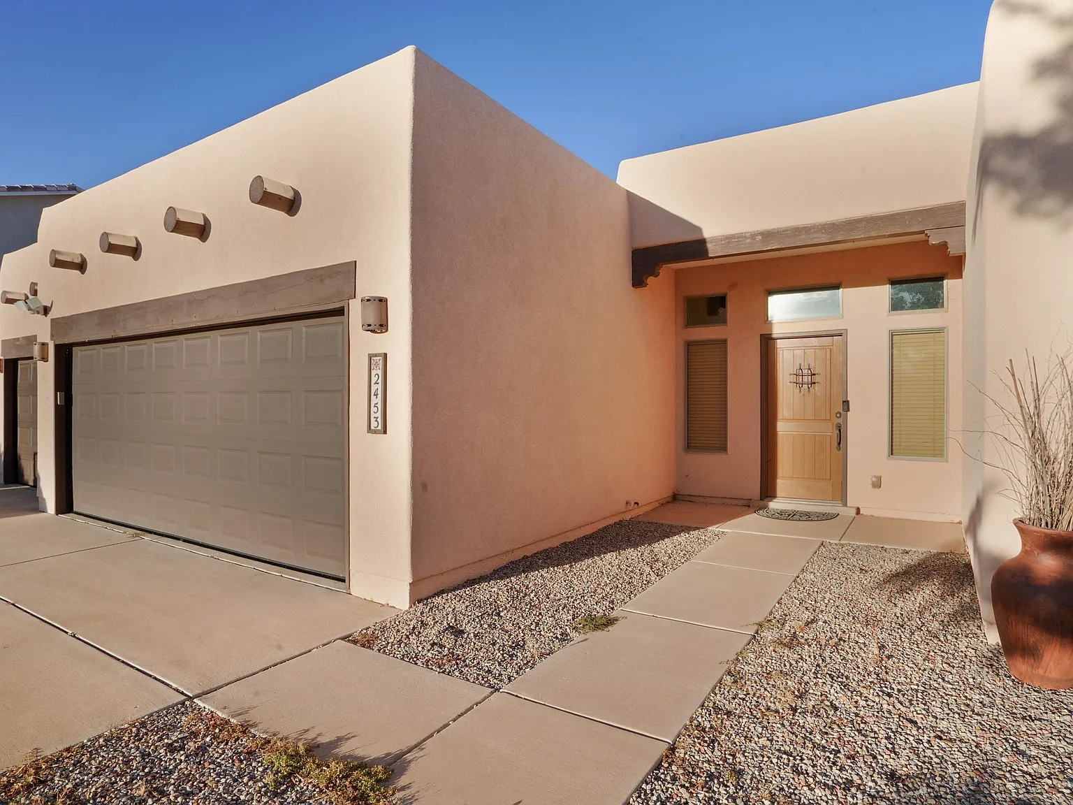 3 bed, 2.0 bath, 2231 sqft, $3,300 — Photo 1