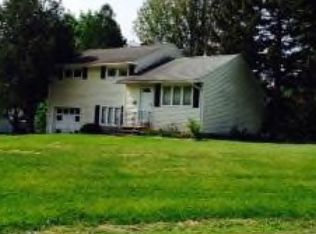 8431 Dawn Dr, Rome, NY 13440
