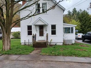27 Oak St, Warrensburg, NY 12885