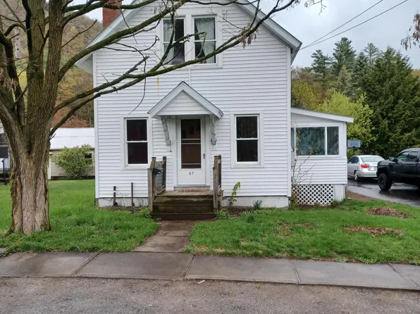 27 Oak Street, Warrensburg, NY 12885