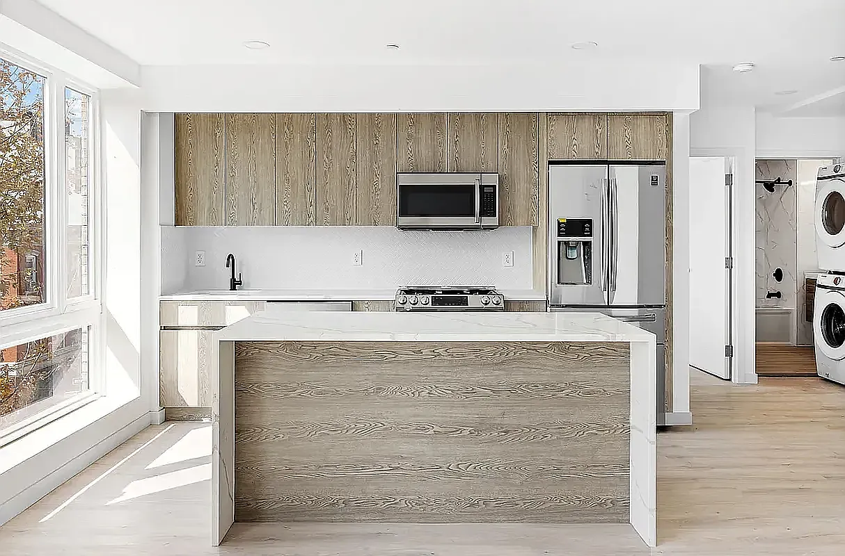 270 Manhattan Avenue — Photo 2