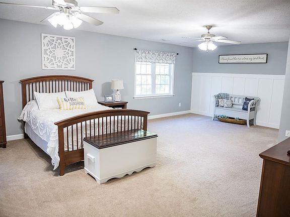 5th image of 304 Woodhaven Dr