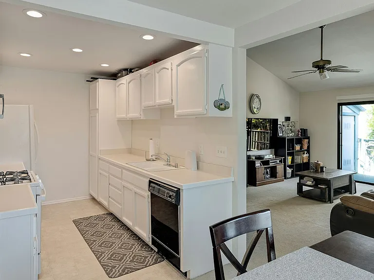 20561 S Vermont Ave #4 — Photo 4