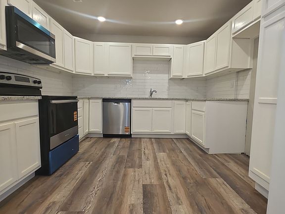 5th image of 2706 Pinetree Ln NW