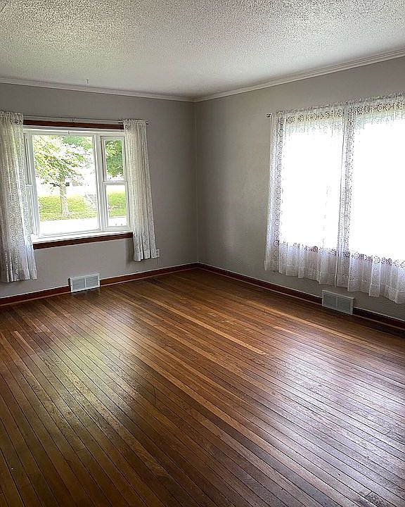 2nd image of 4041 4th St