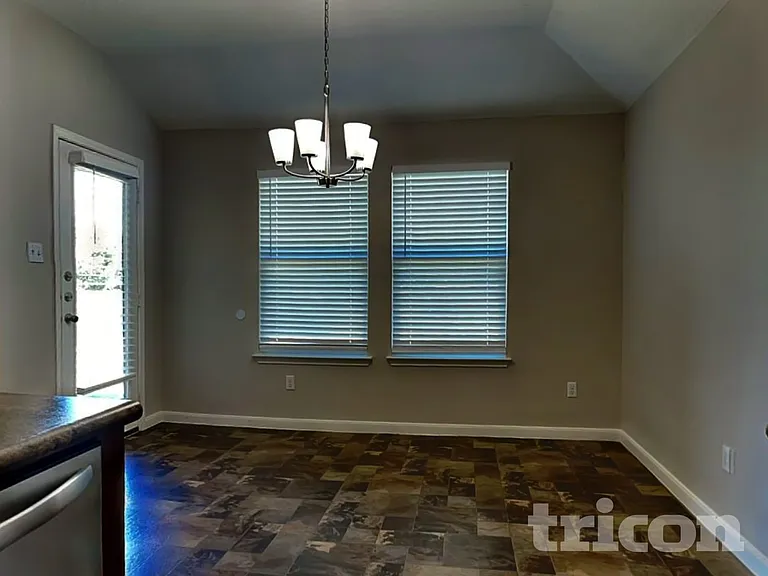 210 Teron Dr — Photo 4