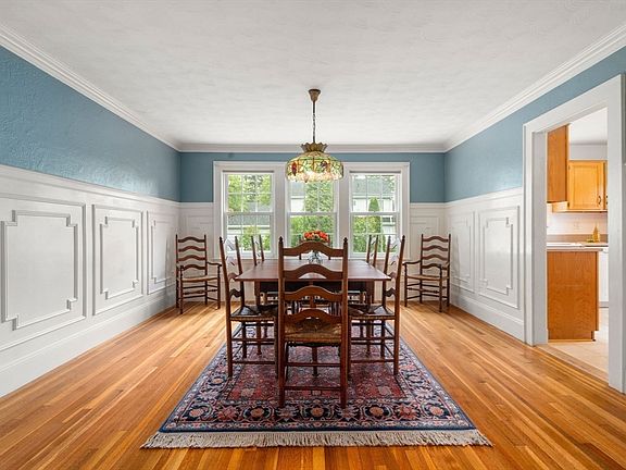3rd image of 34 Pleasant St W