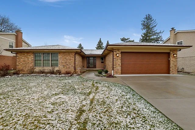 1303 W Francis Dr photo 1