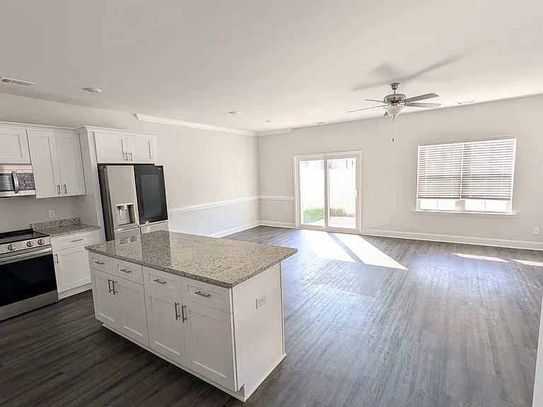 337 Governor Gwinnett Way — Photo 2