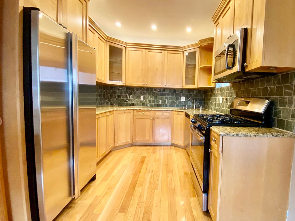 1st image of 631 Crawford Ave #1