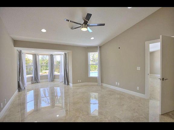 4th image of 31 Meadows Park Ln