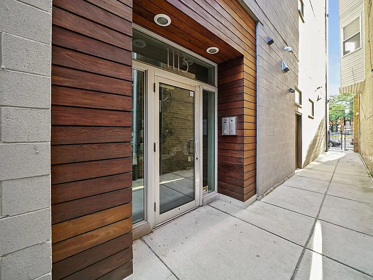 1113 N Ashland Ave #1 — Photo 17