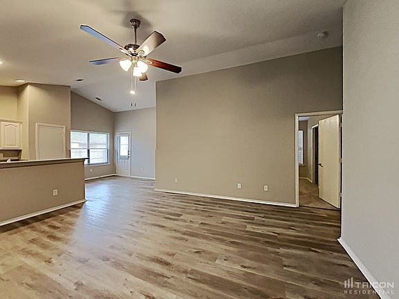 2nd image of 1241 Cottonwood Dr
