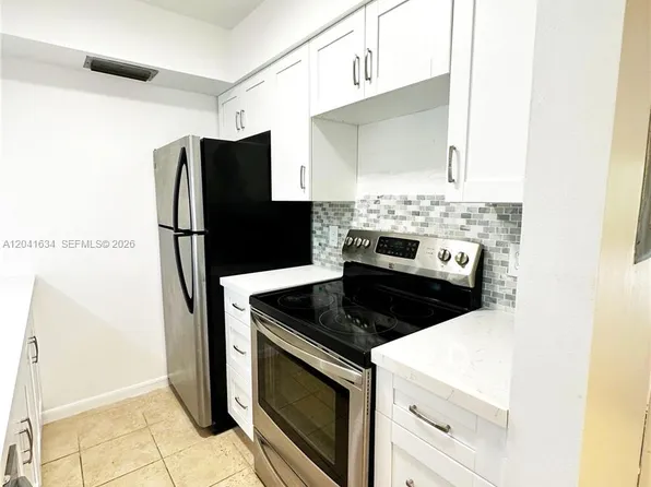 7137 Golf Colony Ct APT 202, Lake Worth, FL 33467
