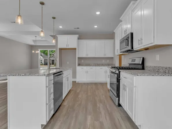 572 Rosalie Woods Dr, Cordova, TN 38018