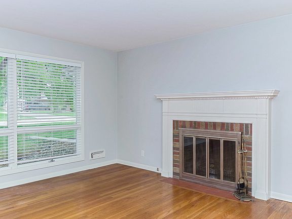 4th image of 913 Hastings Dr
