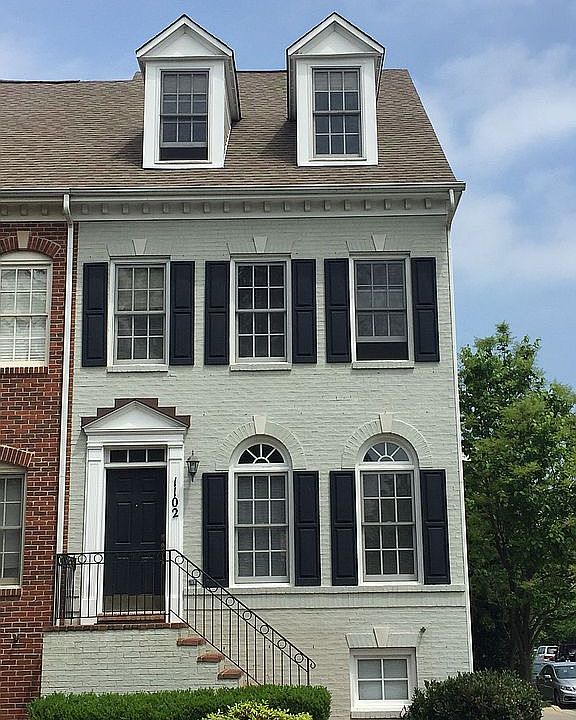 2nd image of 1102 Oak Knoll Ter