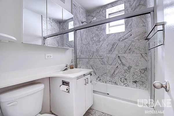 Rented by Urbane Brokerage | media 3