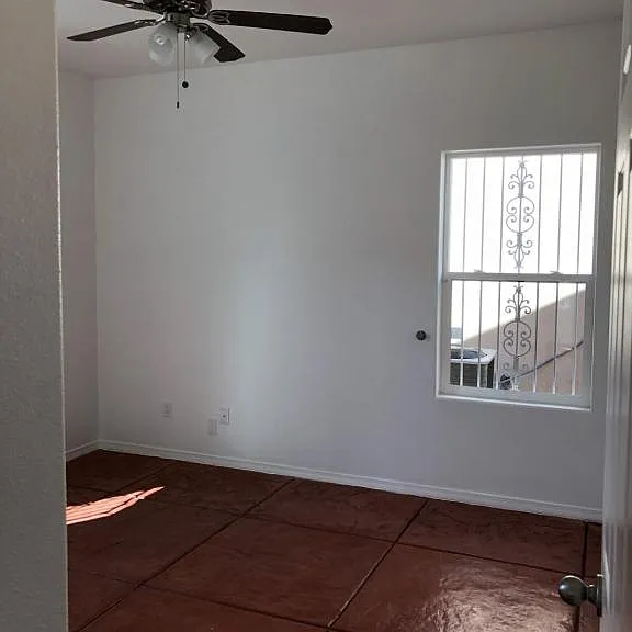 1703 E Lomas Blvd NW — Photo 10
