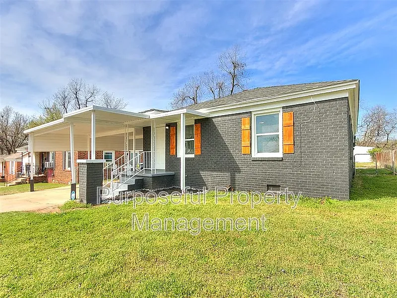 3 bed, 2.0 bath, 1216 sqft, $1,450 — Photo 2