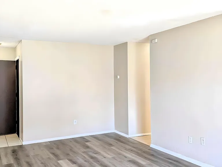 1077 Van Dyke St #106 — Photo 6