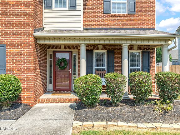 2nd image of 4525 French Lace Ln