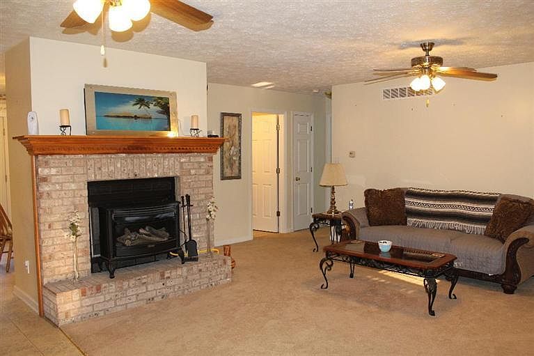 1st image of 3778 Schloss Ln