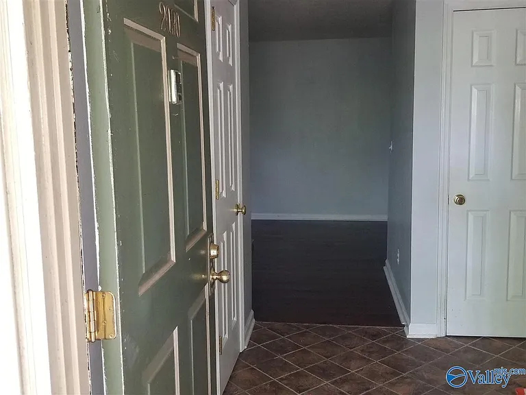 2090 Greenwood Pl SW — Photo 8