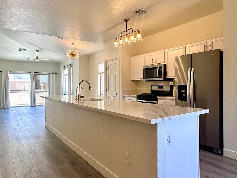 817 Peachy Canyon Cir #203 — Photo 2