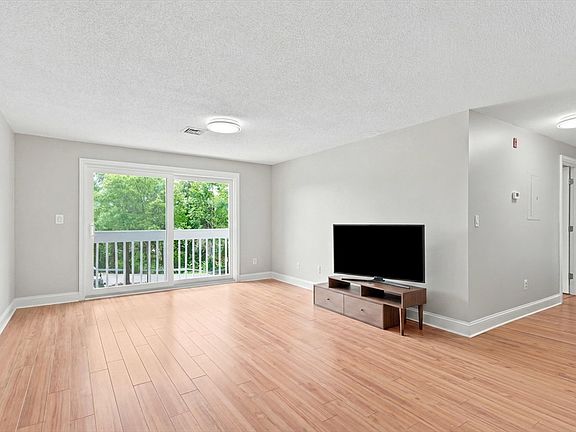 5th image of 15 Bower Rd APT F5