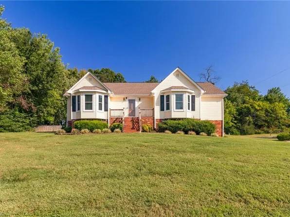 110 Leighmar St, Clemmons, NC 27012
