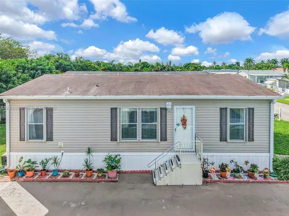 1880 SW 83rd Ter, Davie, FL 33324
