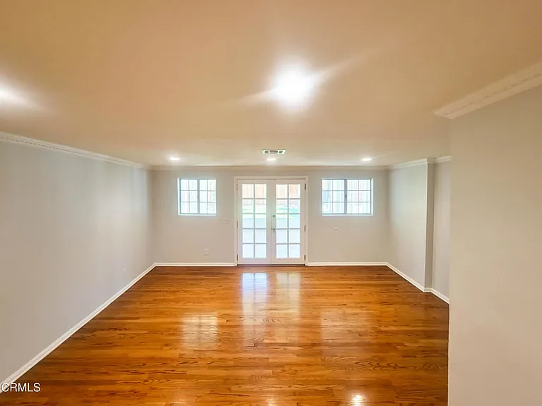 2919 Doolittle Ave — Photo 5