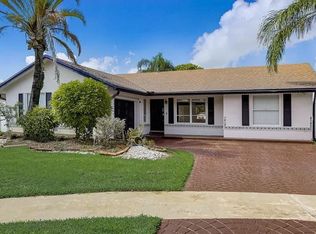 9387 Richmond Cir, Boca Raton, FL 33434