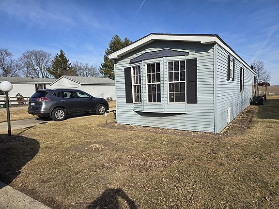 2nd image of 20 Cedar Ln