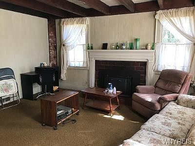 2nd image of 1438 Mill St