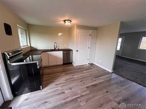 3rd image of 3559 Waterbury Dr