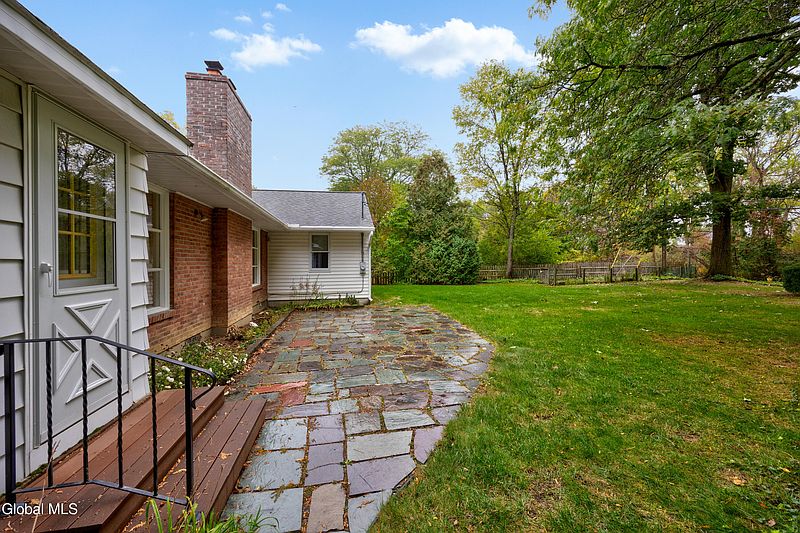 4th image of 2472 Hilltop Road