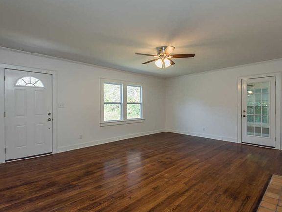 4th image of 4100 Garden Dr